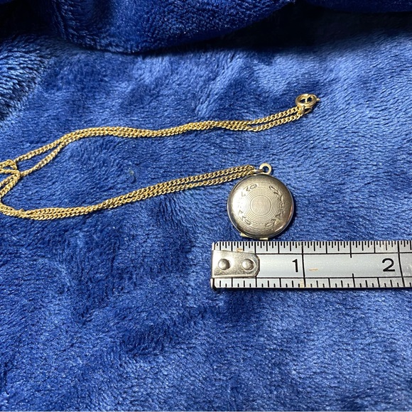 Vintage 7 pc lot marked jewelry. In good condition working clasps and closures. - Picture 6 of 16